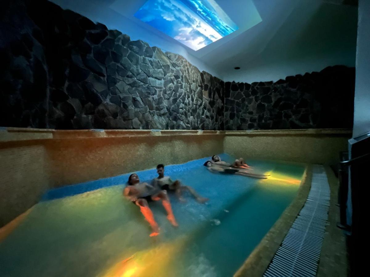 Hotel Alinalex - Paradisul Acvatic Braşov Dış mekan fotoğraf