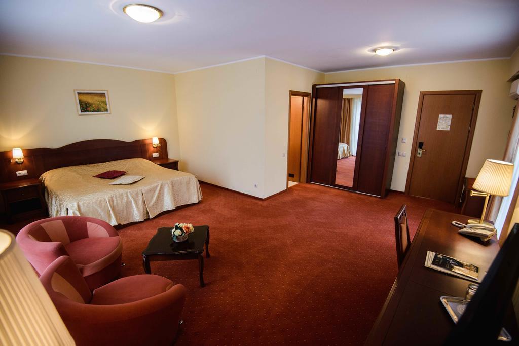 Hotel Alinalex - Paradisul Acvatic Braşov Dış mekan fotoğraf